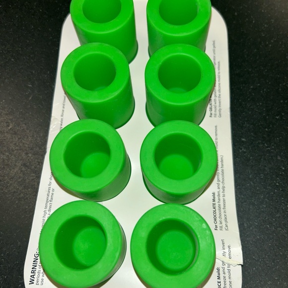 8-Cavity Shot Glass Silicone Mold “Way To Celebrate” - Picture 3 of 3